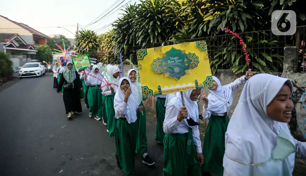 Dalam SKB tersebut tertulis bahwa Tahun Baru Islam pada 1 Muharram 1445 Hijriah jatuh pada 19 Juli 2023. Ini berarti masyarakat mendapat satu hari libur di tanggal tersebut. (Liputan6.com/Faizal Fanani)