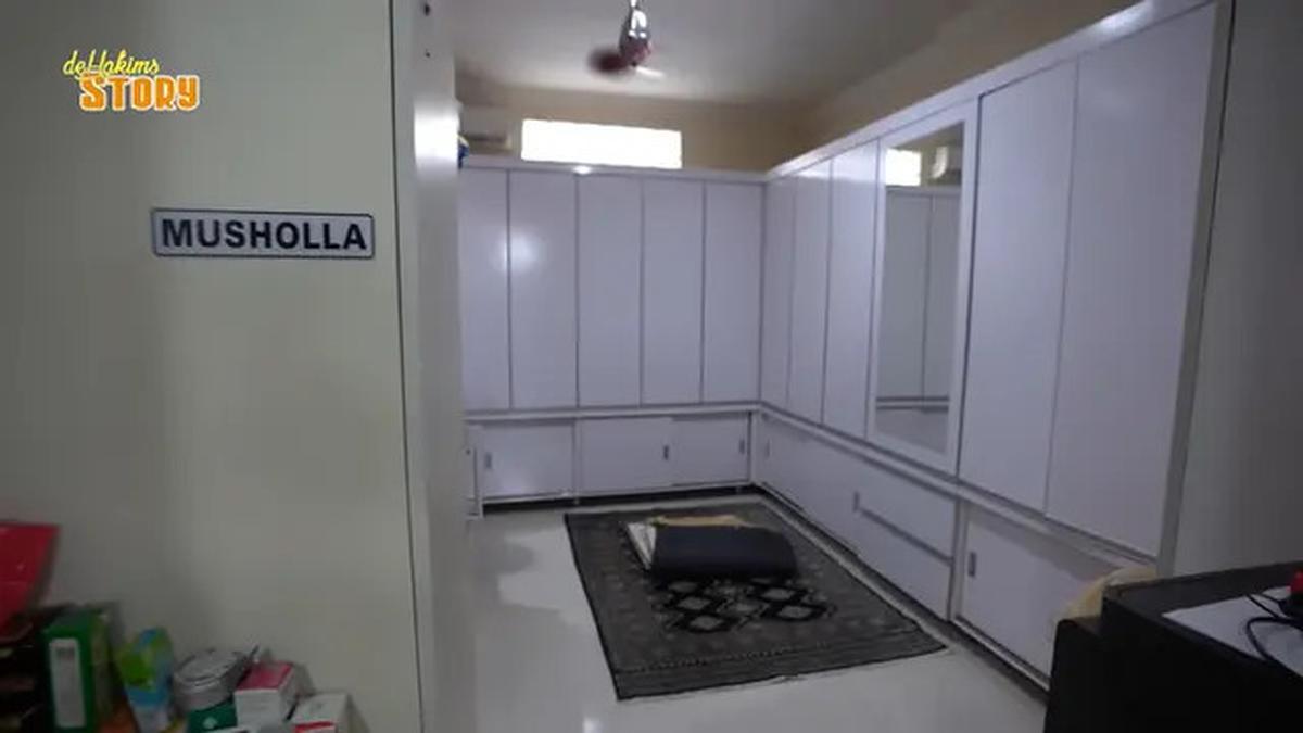 Desain Musala Rumah Ayu Ting Ting, Inspirasi Tata Ruang untuk Lahan Terbatas