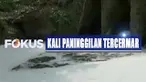 Petugas Dinas Lingkungan Hidup Kota Tangerang yang datang ke lokasi melakukan pemeriksaan tingkat keasaman atau PH air.