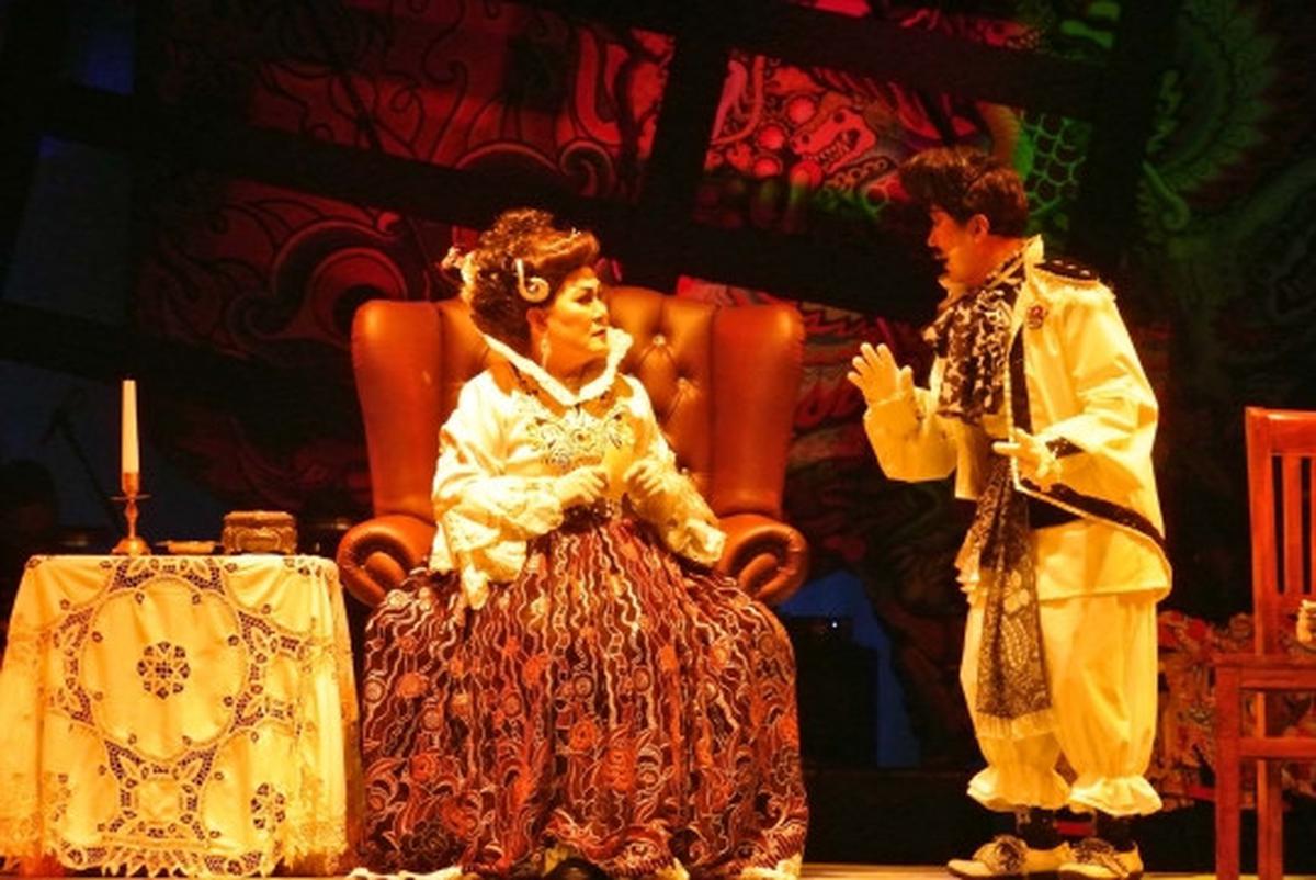 Menyaksikan kehidupan kota korup di panggung Teater Koma