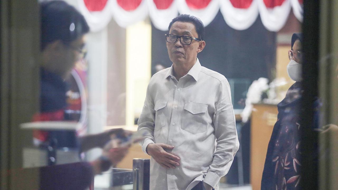 FOTO:  Eks Anggota BPK Ahmadi Noor Supit Diperiksa KPK Terkait Dugaan Korupsi Iklan Bank BJB