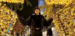 Tak Harus Memakai Hak Tinggi, Kuncinya Ada pada Potongan Outfit yang Tepat. (Foto/Dok: @sooyaaa__ Instagram)