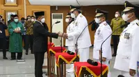 Mendagri Tito Karnavian melantik lima penjabat atau Pj Gubernur untuk lima provinsi yang kepala daerahnya sudah habis masa jabatannya pada pertengahan Mei 2022. (Foto: Puspen Kemendagri)