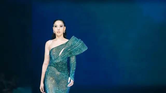 Monica Ivena membuat sebuah fashion pengalaman terinspirasi oleh kaleidoskop yang digelar pada Rabu malam, 31 mei 2023 di St. Regis Jakarta.