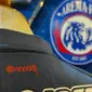 Bagian belakang&nbsp;jersey baru Arema FC untuk musim kompetisi 2023/2024. (Liputan6.com/ Dok Ist @jerseyLigina)