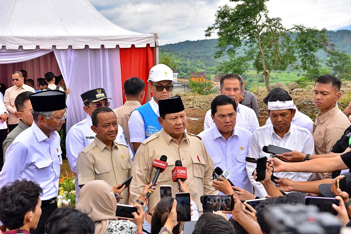 Menteri ESDM Bahlil Lahadalia saat mendampingi Presiden Prabowo
