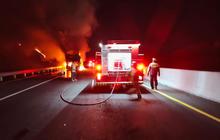 Bus Gunung Harta Terbakar Hebat di Tol Madiun-Nganjuk, Seluruh Penumpang Selamat