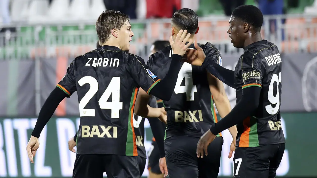 Foto: Gagal Pertahankan Kemenangan, Jay Idzes Dkk Hanya Puas Berbagi Poin di Liga Italia 2024/2025