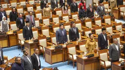 Anggota DPR saat menghadiri Rapat Paripurna ke 26 pengesahan Undang-Undang Pusat Finansial Internasional Indonesia (PFII) di Kompleks Parlemen, Senayan, Jakarta, Selasa (21/07/2026). (KLY/Arie Basuki)
