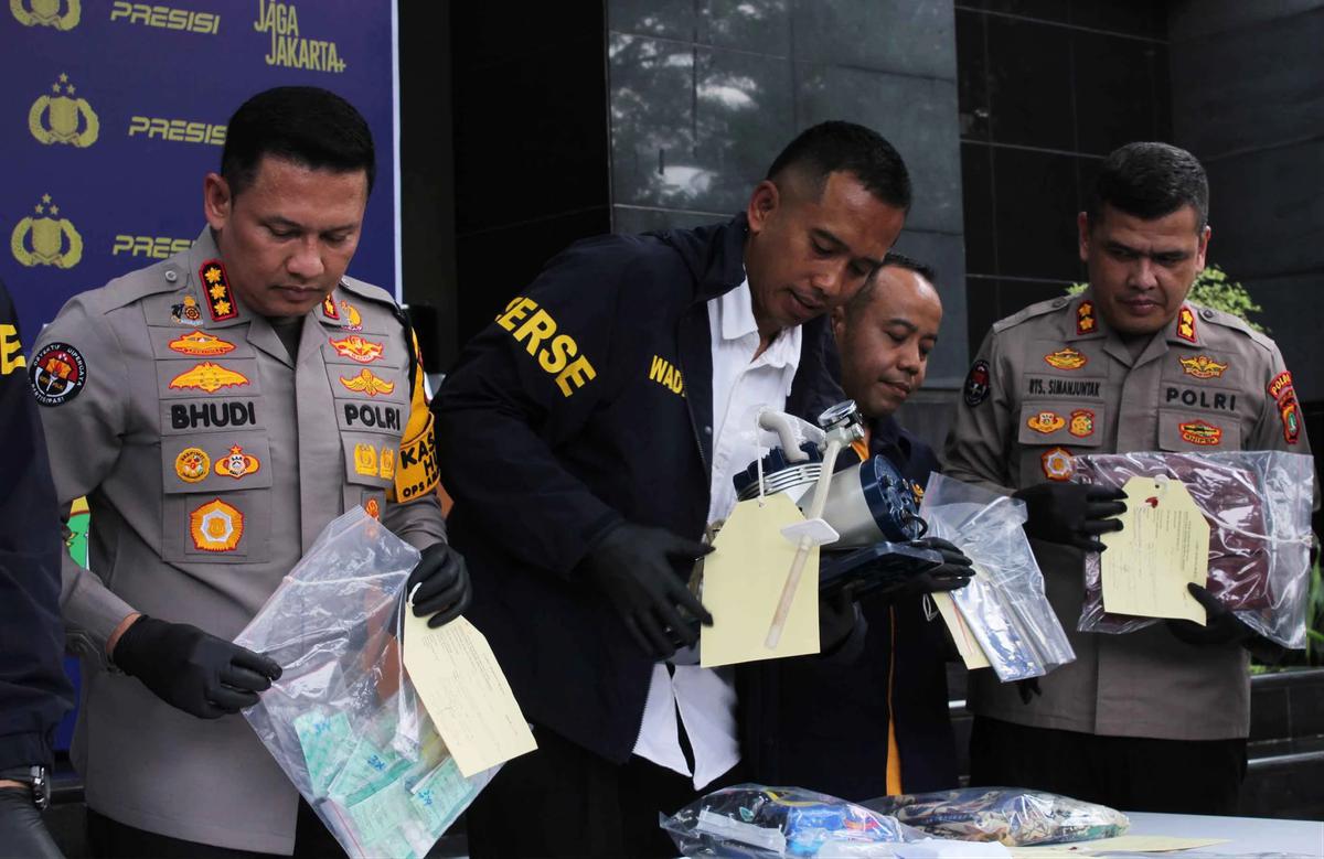 FOTO: Polisi Bongkar Jaringan Aborsi Ilegal Berkedok Layanan Daring