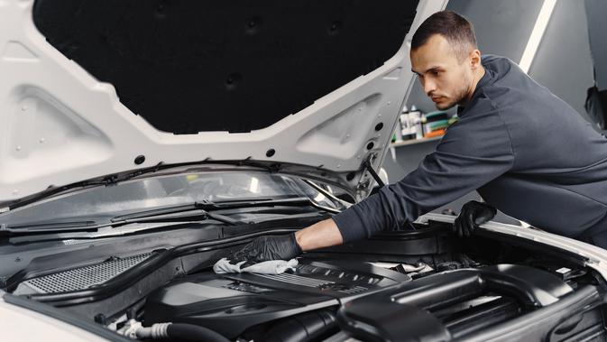 Tips Aman Cuci Mesin Mobil Sendiri: Mudah, Bersih, dan Anti Rusak