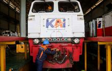 FOTO: KAI Daop 1 Jakarta Siapkan 17 Kereta Api Tambahan untuk Layani Penumpang di Libur Natal dan Tahun Baru
