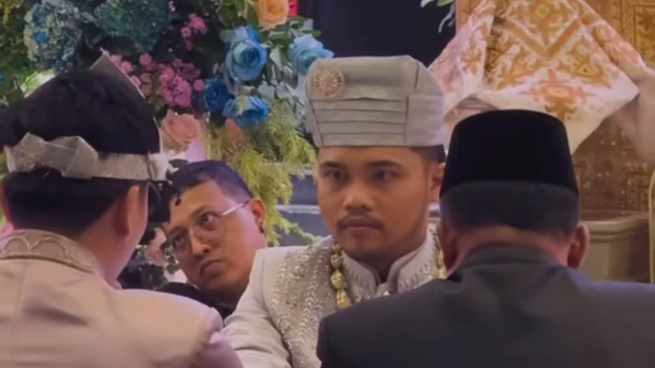 SAH! Ochi Rosdiana Dipinang Luthfi Arif dengan Maskawin Logam Mulia 22,25 Gram - Suami Tegang saat Akad Nikah