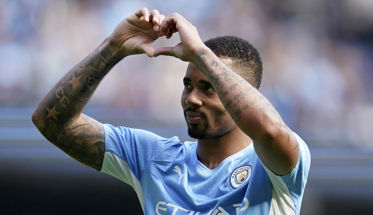 <p>Kemenangan ini membuat Manchester City tetap kukuh di puncak klasemen sementara Premier League. The Citizens mengumpulkan 80 poin dari 33 laga. (AP/Jon Super)</p>