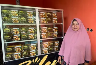 Neneng Nurhayati Jamilah (46), Pemilik Usaha Bolen Jonggol (Supriatin/Liputan6.com)