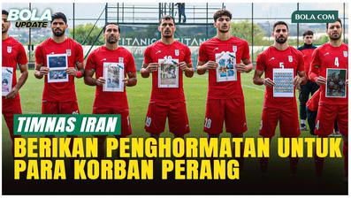Timnas Iran memberi penghormatan kepada korban anak-anak perang saat uji coba melawan Kosta Rika di Antalya, Selasa (31/3/2026). Aksi dilakukan saat lagu kebangsaan, disaksikan Presiden FIFA Gianni Infantino sebagai bagian persiapan Piala Dunia 2026.