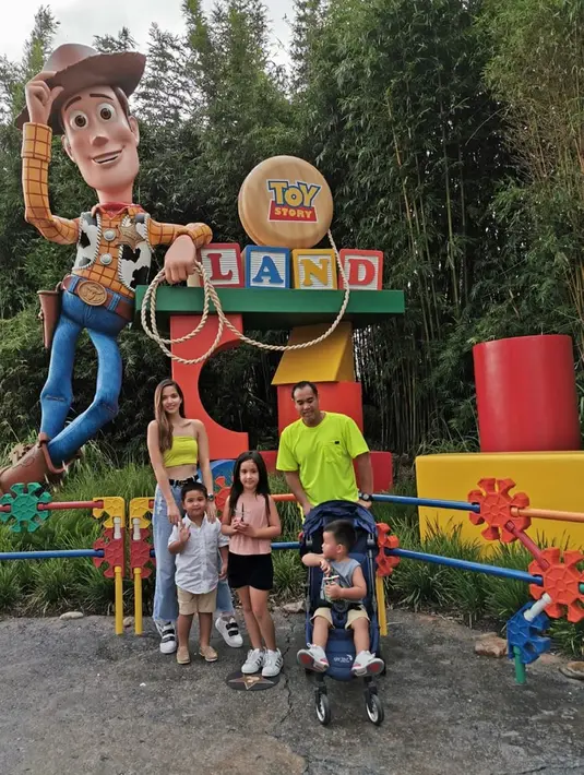 Nia Ramadhani dan Ardie Bakrie (Instagram/ramadhaniabakrie)