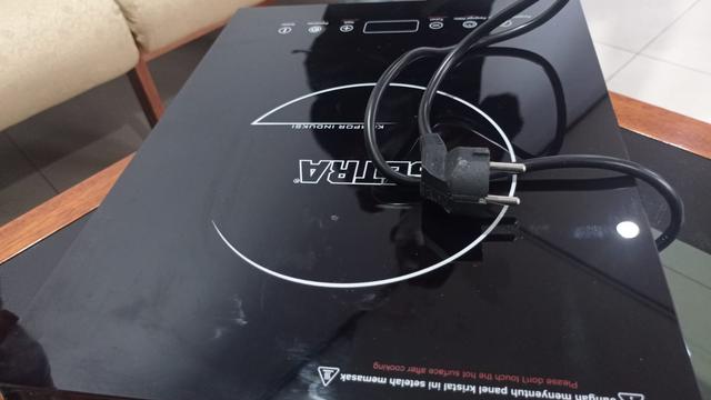 Sekitar 2000 orang warga Kota Kendari mulai beralih ke kompor listrik mengikuti arahan Presiden Joko Widodo.(Liputan6.com/Ahmad Akbar Fua)