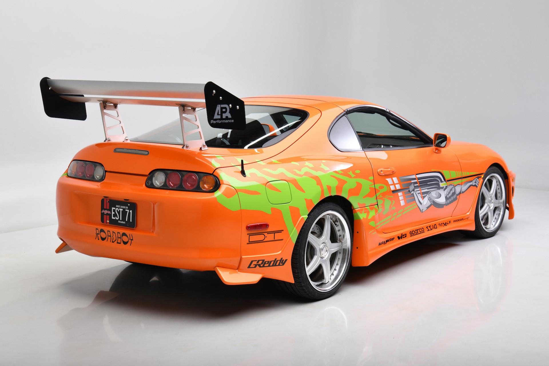 (c) Carscoops