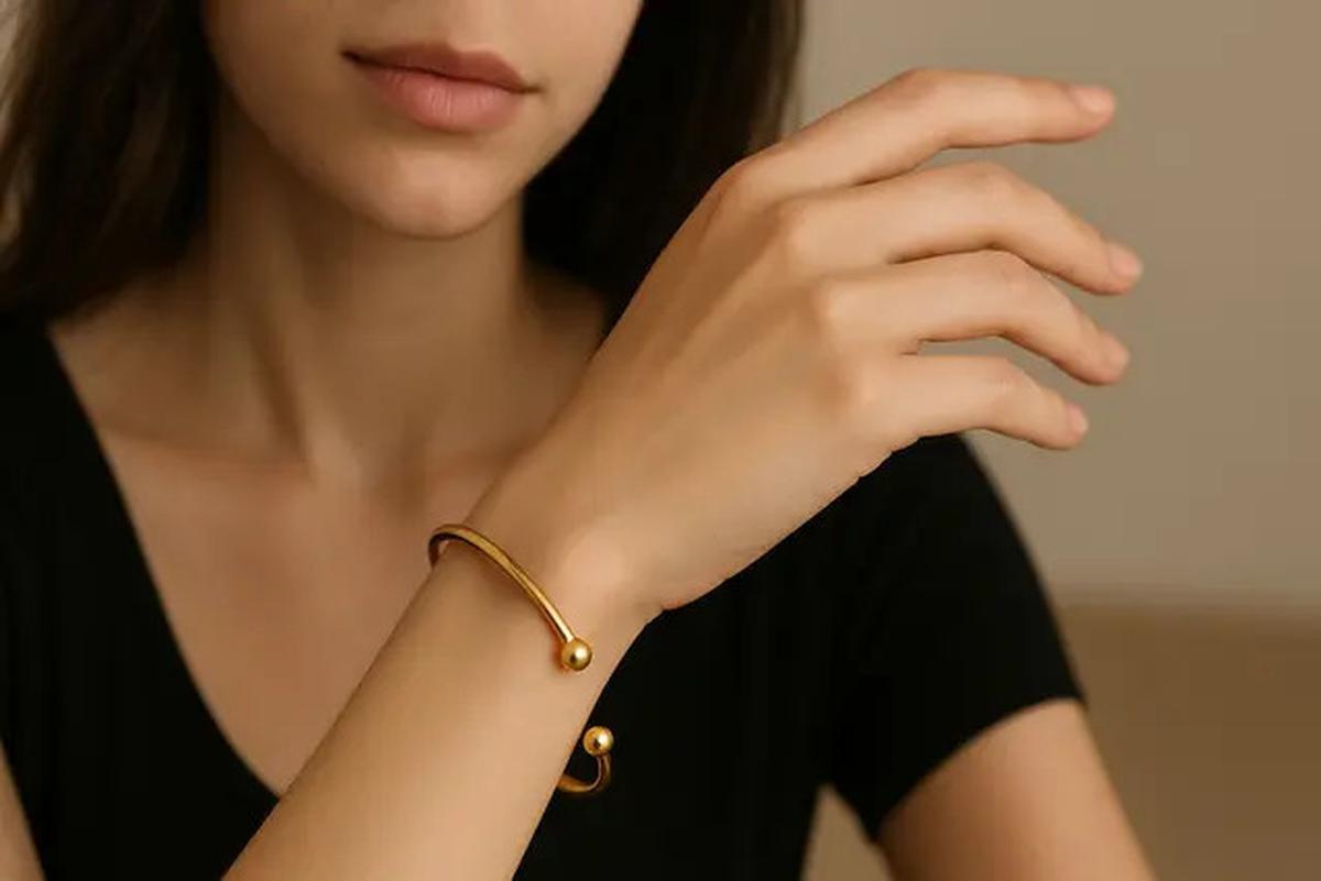 8 Gelang Emas Model Bangle Kekinian 3-5 Gram, Favorit Anak Muda 2025