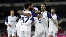 Penyerang Lazio Pedro (No. 9) berselebrasi dengan rekan setimnya setelah mencetak gol ke gawang Hellas Verona dalam laga pekan ke-21 Serie A di Stadio Marc'Antonio Bentegodi, Selasa (7/02/2023). Pencetak gol pertama dari Lazio melalui Pedro di menit ke 45. (Paola Garbuio/LaPresse via AP)