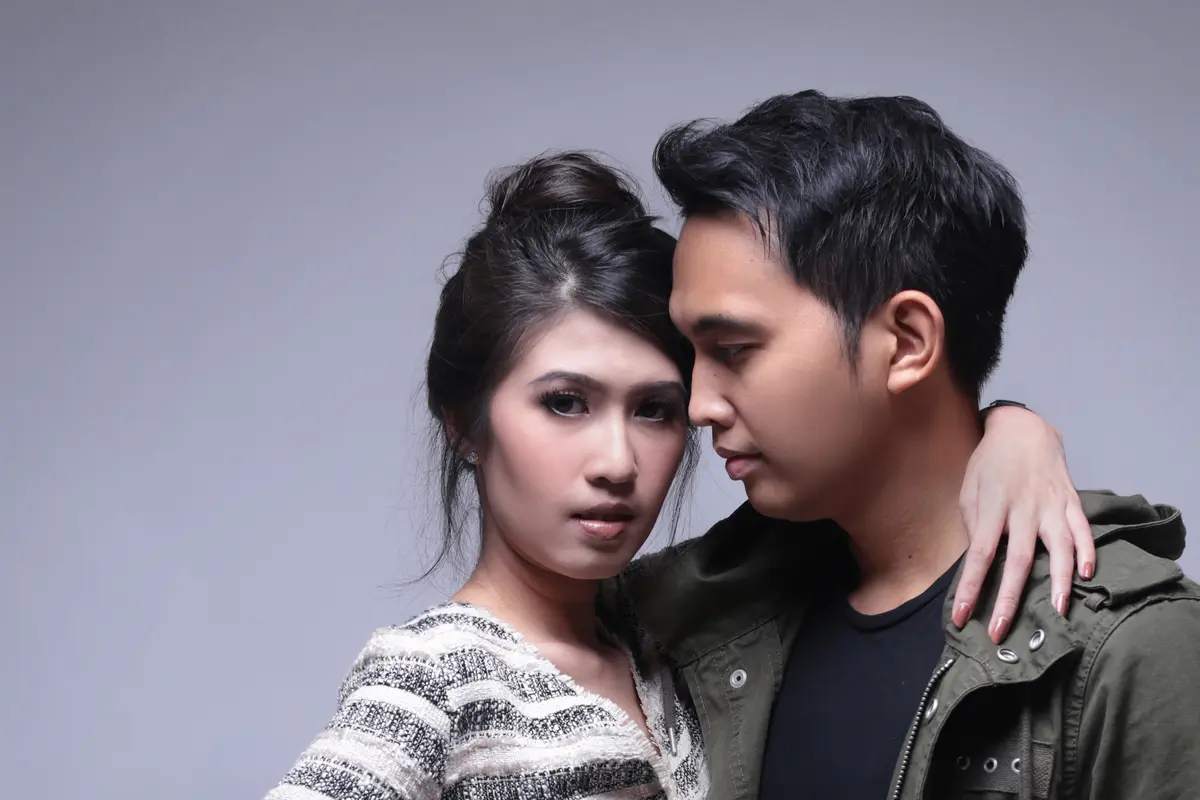 [Bintang] B2 Eksklusif Naga Lyla