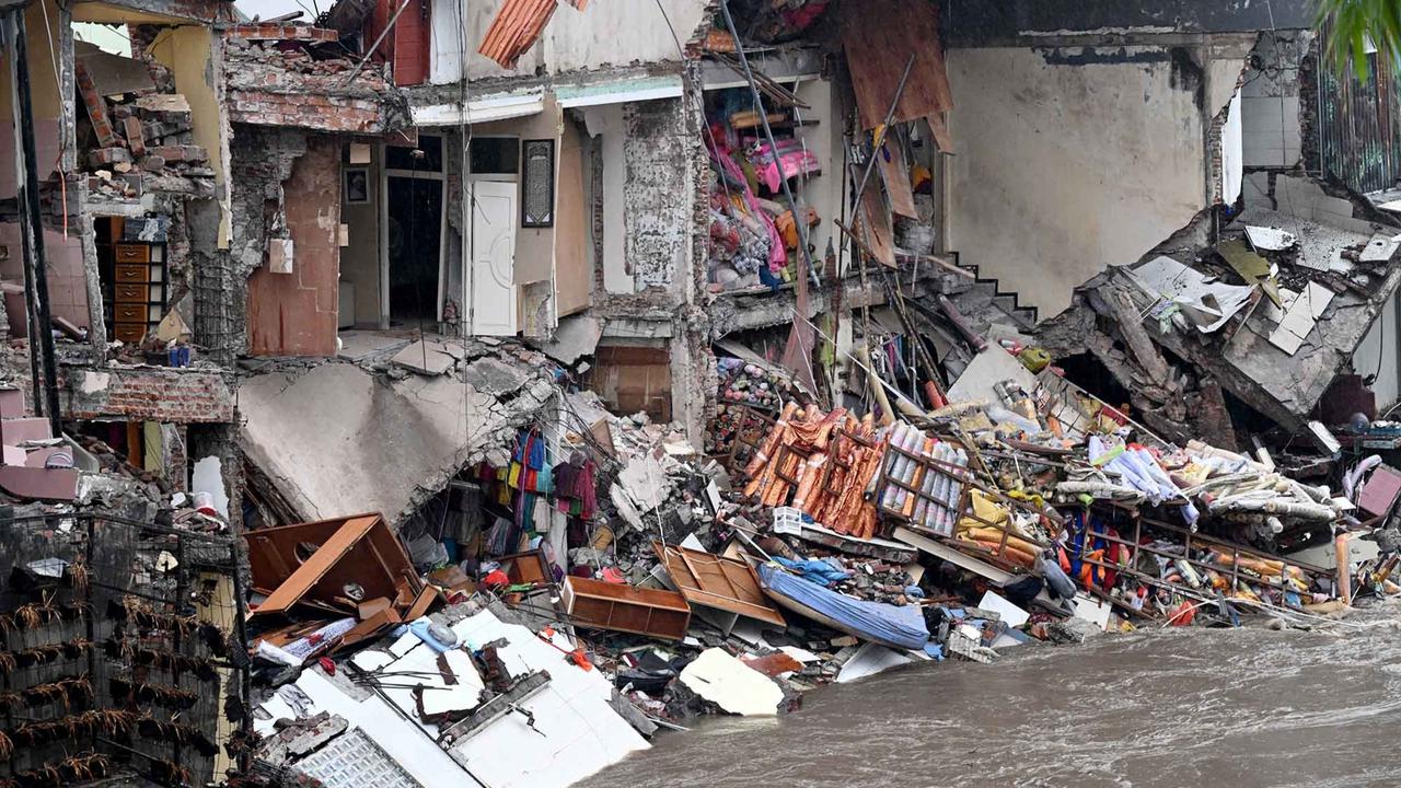 FOTO: Hujan Deras Picu Banjir Besar di Denpasar Bali