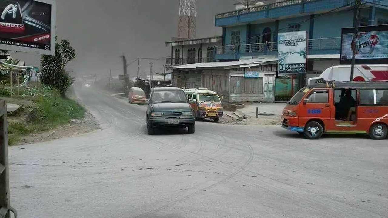 Dalam 16 Jam, Gunung Sinabung Erupsi 20 Kali