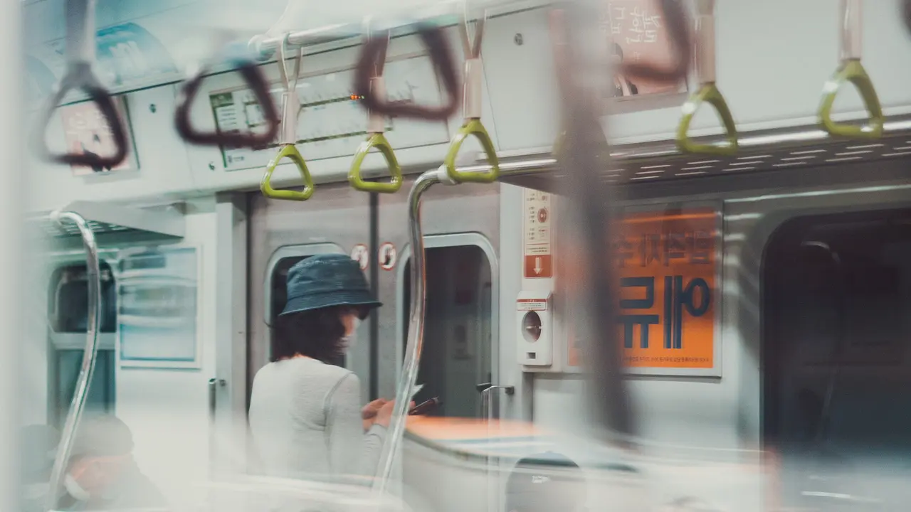 Social Distancing/Unsplash Sammy