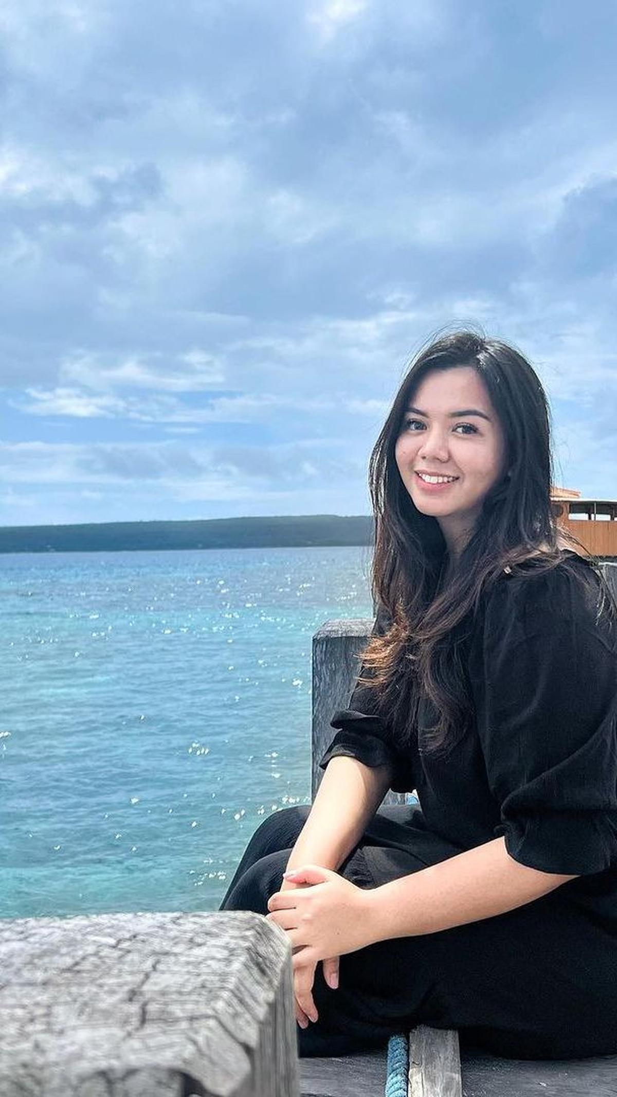 Bthari juga pernah menjadi volunteer ISMAYA GROUP di tahun 2018. Selanjutnya volunteer di Unicef Student Team Eindhoven dari 2017 hingga 2020.