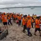 Aksi Nyata Mengalirkan Kemurnian serta Kesegaran dengan Membersihkan Pantai Bali!.&nbsp; foto: istimewa