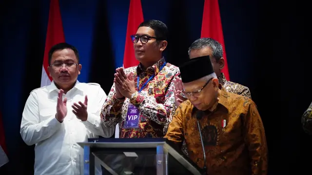 Seremoni penerbitan efek beragun aset syariah berbentuk Surat Partisipasi (EBAS-SP) bernama EBAS-SP-SMF-BRIS01 yang pertama di Indonesia, Senin (19/6/2023).  (Foto: BEI)