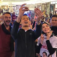 Sebelum film Ayat-Ayat Cinta 2 ini tayang, lebih dulu digelar konsernya yang bertajuk Ayat-Ayat Cinta in Concert with Live Orchestra yang digelar di Jakarta Convention Center (JCC), Rabu (20/12/2017). (Instagram/filmaac2)