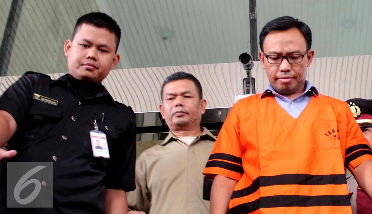 Eks General Manager Divisi Gedung PT Hutama Karya, Budi Rachmat Kurniawan (BRK) diduga melakukan kongkalikong dengan pihak Kemenhub sehingga merugikan keuangan negara sebesar Rp 40 miliar, Jakarta, Kamis (6/8/2015). (Liputan6.com/Helmi Afandi)