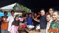 Dino Patti Djalal Turun Langsung Bantu Korban Banjir jakarta