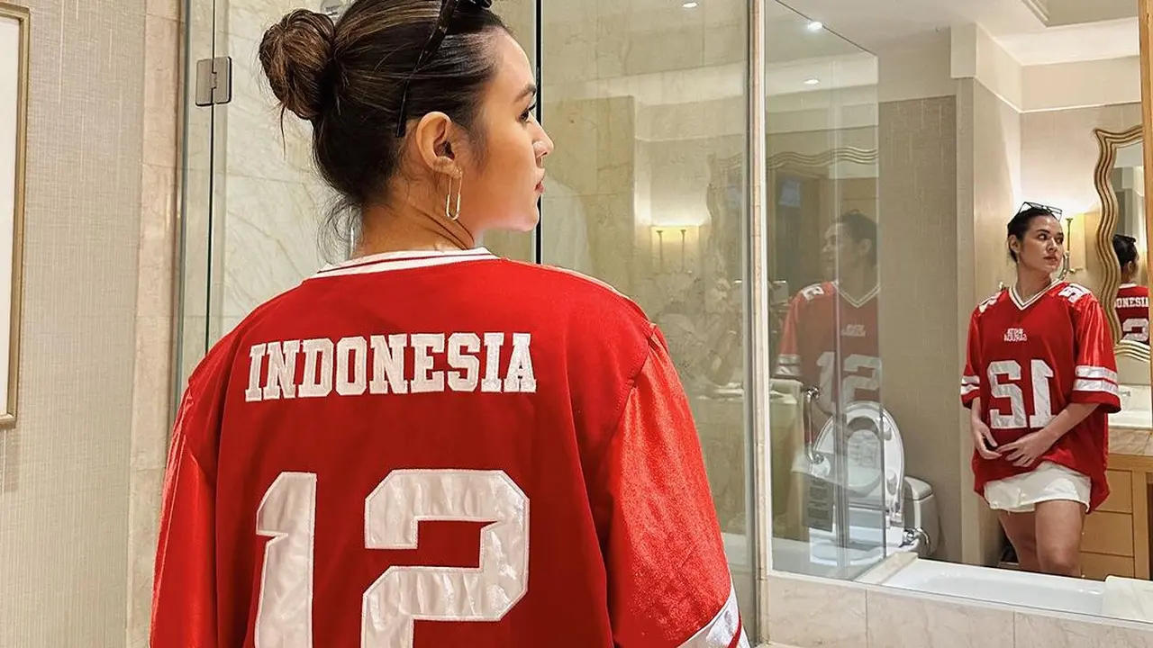 Potret Makeup Flawless Raisa Andriana saat Bawakan Lagu Nasional di Laga Timnas Indonesia Vs Thailand