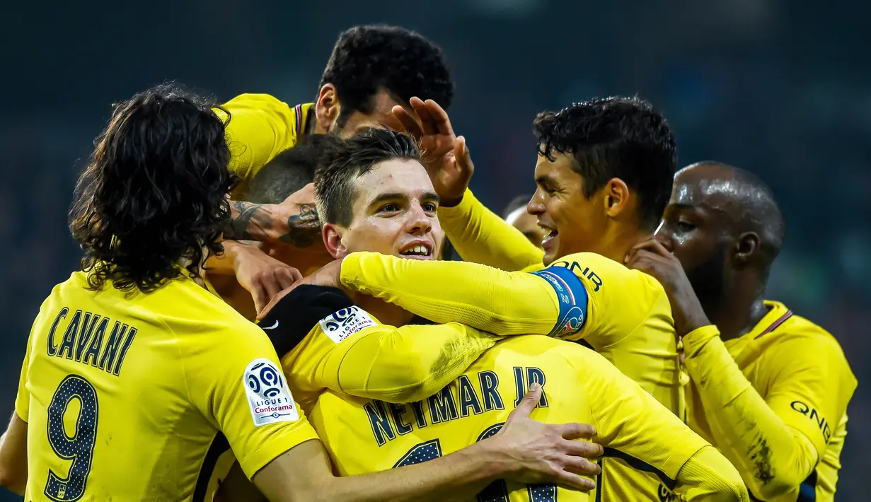 2. Paris Saint-Germain- Mengeluarkan 6,4  juta poundsterling per pekan. (AFP/Philippe Huguen)