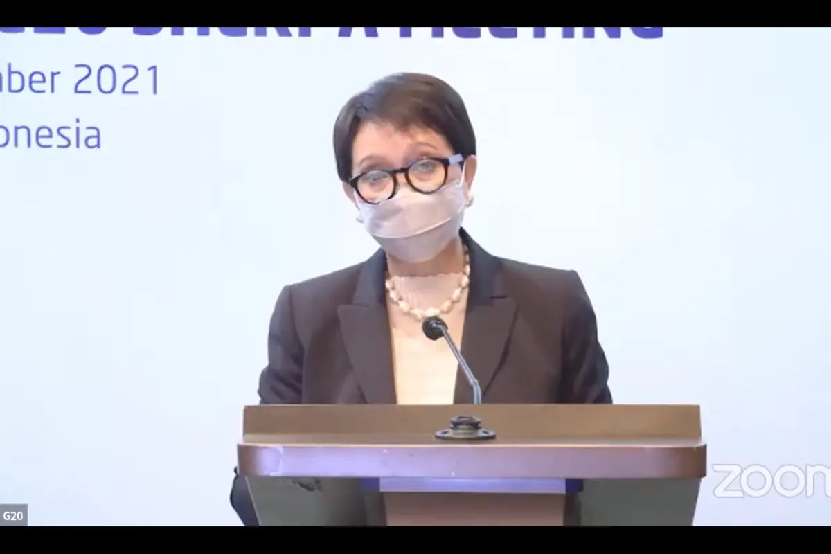 Menlu Retno Marsudi dalam press briefing usai Pertemuan Sherpa G20 pertama.