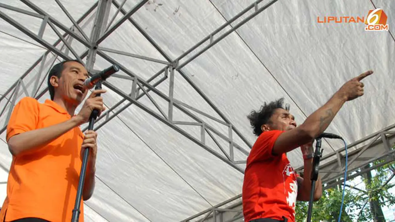 jokowi-slank-nyanyi-130909b.jpg