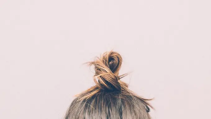 4 Gaya Rambut Hair Bun yang Mudah untuk Ditiru