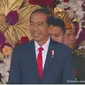 Presiden Joko Widodo atau Jokowi ikut menyaksikan penampilan Kahitna dari panggung utama. (Foto: Tangkapan Layar Youtube Sekretariat Presiden)