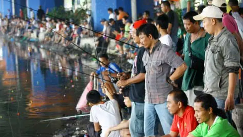 120708cfotobig_lomba-mancing.jpg