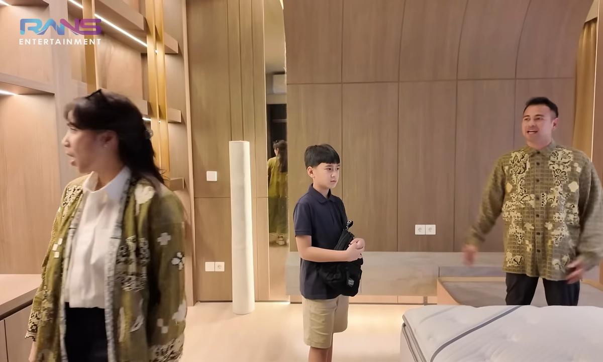 Diberi 3 Ruangan, Potret 2 Kamar & Ruang Bermain Rafathar di Rumah Baru - Kamar Mandi Dilengkapi Bathtub