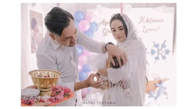 Momen Aqiqah Anak Kedua Faby Marcelia dan Revand Narya