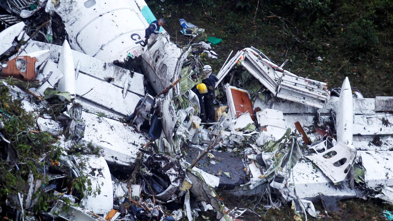 Momen Evakuasi Korban LaMia Airlines Pengangkut Klub Brasil, Chapecoense 