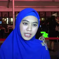 Sudah satu tahun, Oki Setiana Dewi berkecimpung di dalam bisnis busana muslim. Menurutnya, bisnis busana muslim sedang mengalami kemajuan yang sangat pesat. Ia tidak menyangka telah mendapatkan keuntungan besar dari bisnis yang baru ia mulai itu.