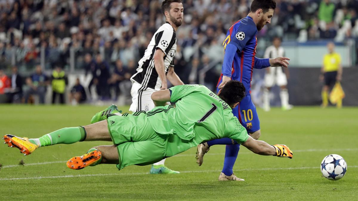 Buffon Ternyata Nyaris Gabung Arsenal