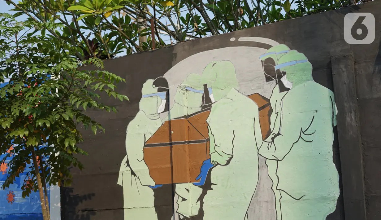 Mural bertema covid-19 di kawasan Bukit Duri, Jakarta, Minggu (30/8/2020). Mural yang dibuat oleh petugas PPSU tersebut bertujuan untuk mengingatkan masyarakat akan bahaya covid-19, sehubungan dengan masih tingginya jumlah kasus positif covid-19 di Jakarta. (Liputan6.com/Immanuel Antonius)
