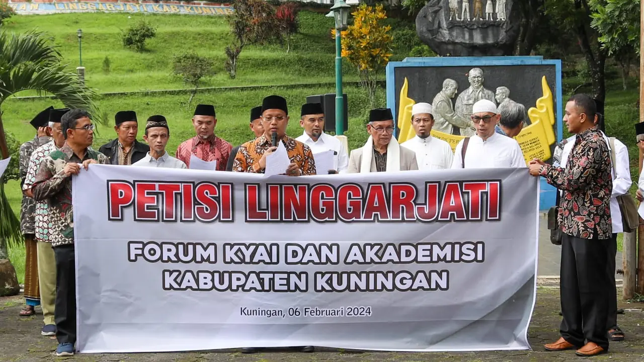 Para Kiai dari Nahdlatul Ulama (NU), Muhammadiyah, Majelis Ulama Indonesia (MUI), Akademisi dari berbagai perguruan tinggi, dan ormas besar, menggelar pertemuan untuk membacakan "Petisi Linggarjati".