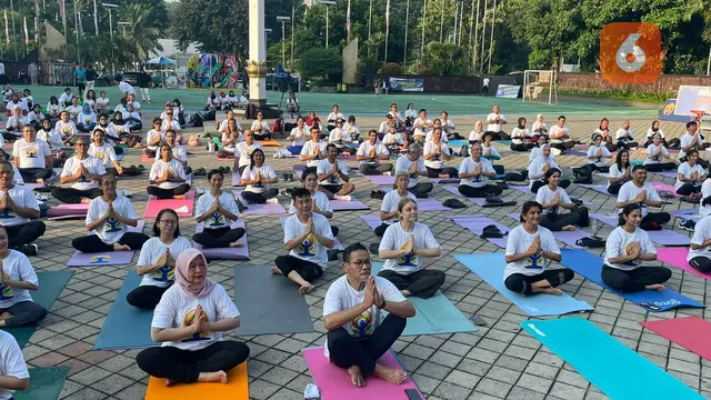 Rayakan Hari Yoga Internasional Bersama Kedubes India